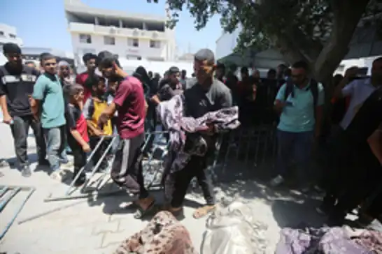 Siyonist rejimden sivillerin kaldığı okul ve çadırlara saldırı