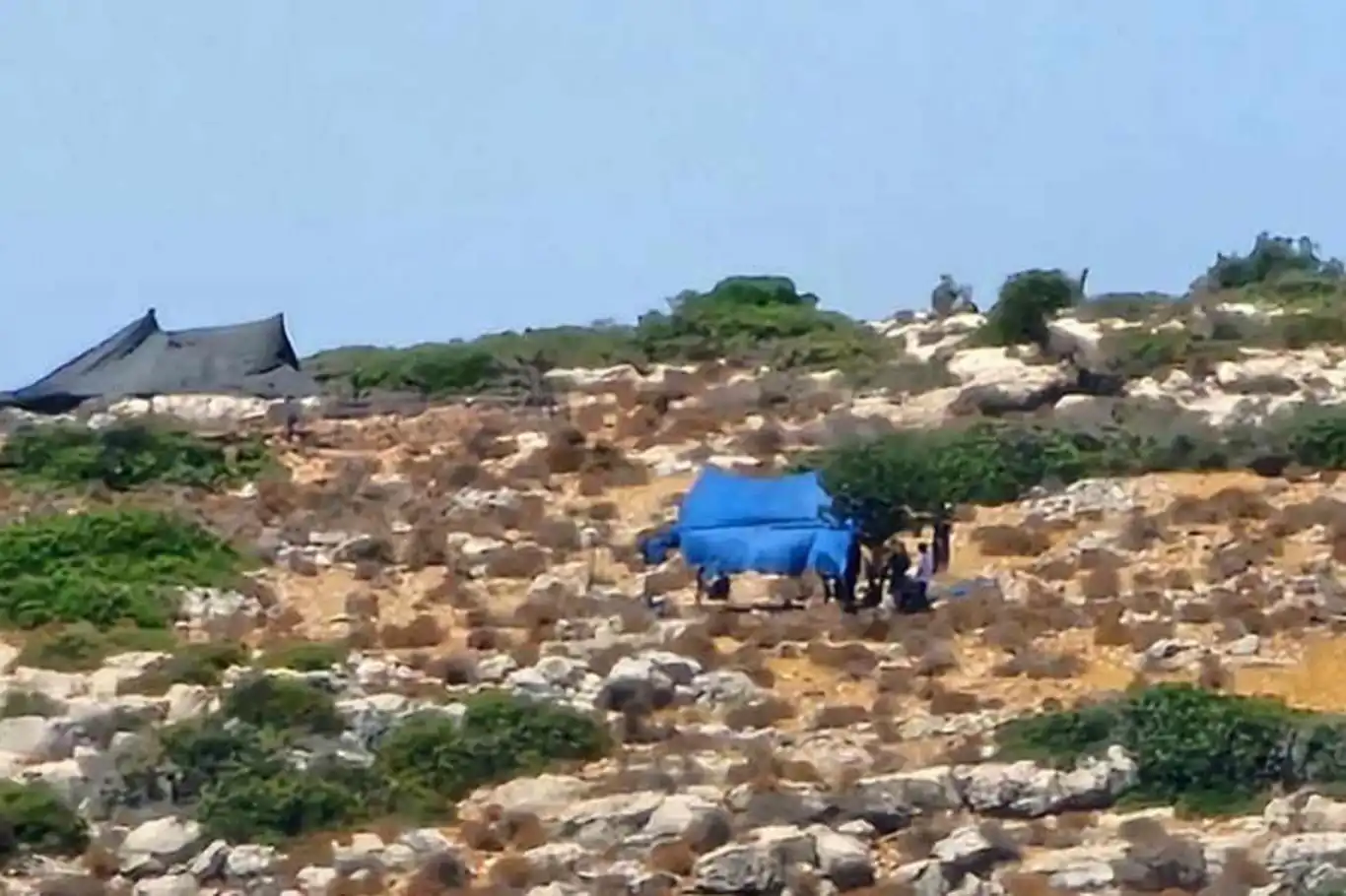 Nablus'ta arazilere çadır kuran Yahudi çeteler "Filistin'de Gelecek Yok" yazılı pankartlar astı Nablus'ta arazilere çadır kuran Yahudi çeteler "Filistin'de Gelecek Yok" yazılı pankartlar astı