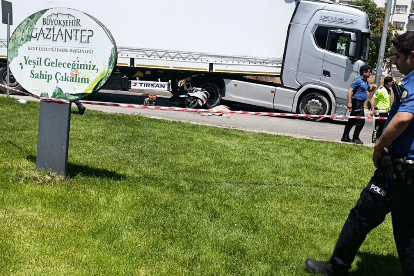 Gaziantep'te trafik kazası: 2 ölü Gaziantep'te trafik kazası: 2 ölü