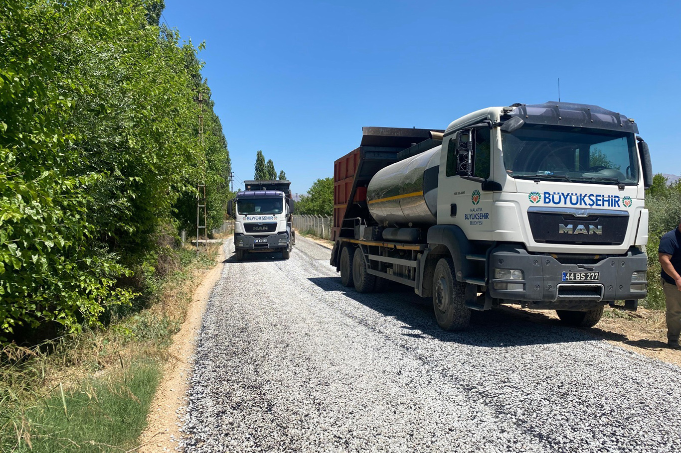 Malatya Büyükşehir Belediyesi mahallenin yol sorununu çözdü Malatya Büyükşehir Belediyesi mahallenin yol sorununu çözdü