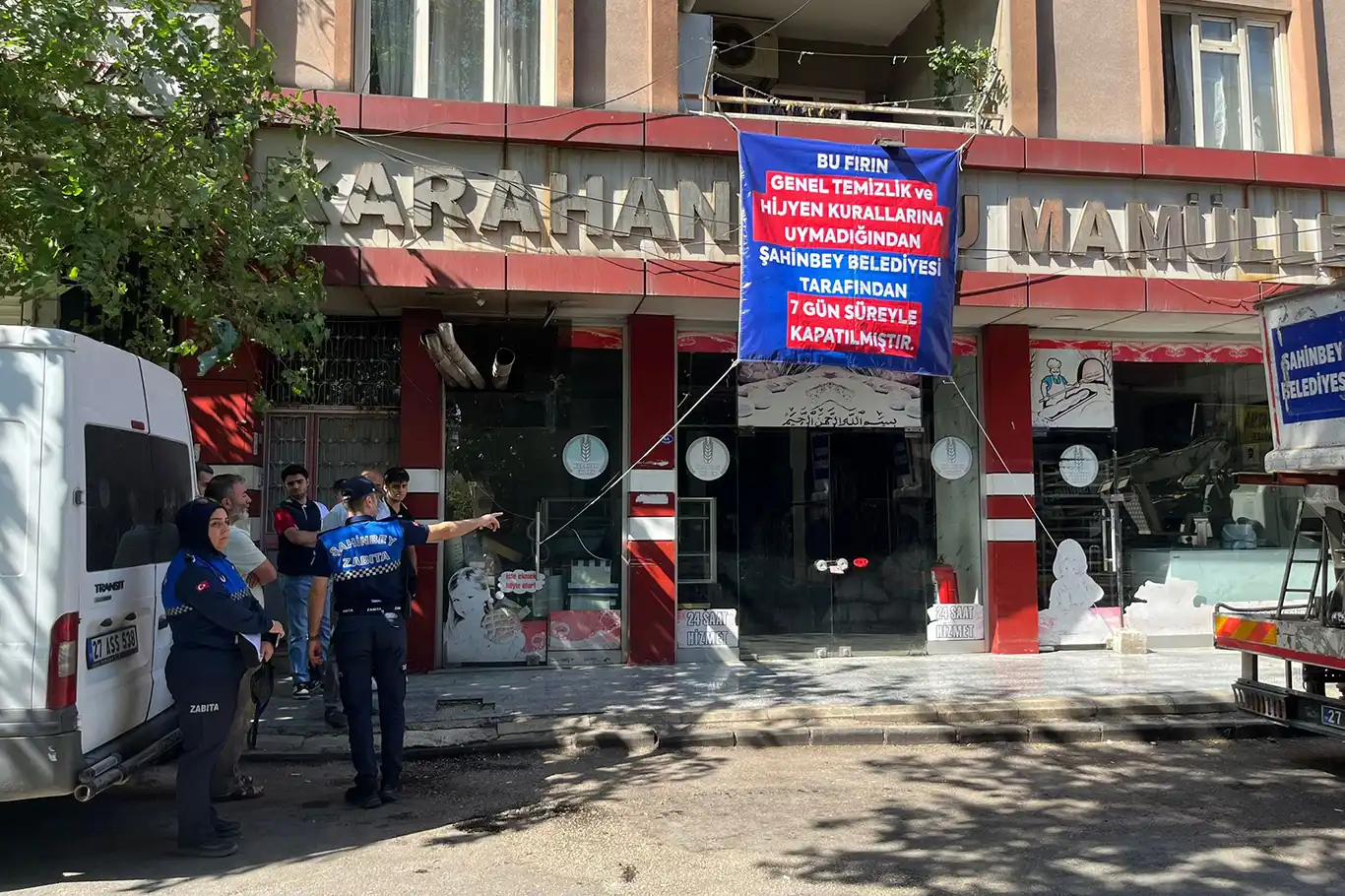 Gaziantep'te hijyen ve gramaja uymayan fırınlar kapatıldı Gaziantep'te hijyen ve gramaja uymayan fırınlar kapatıldı