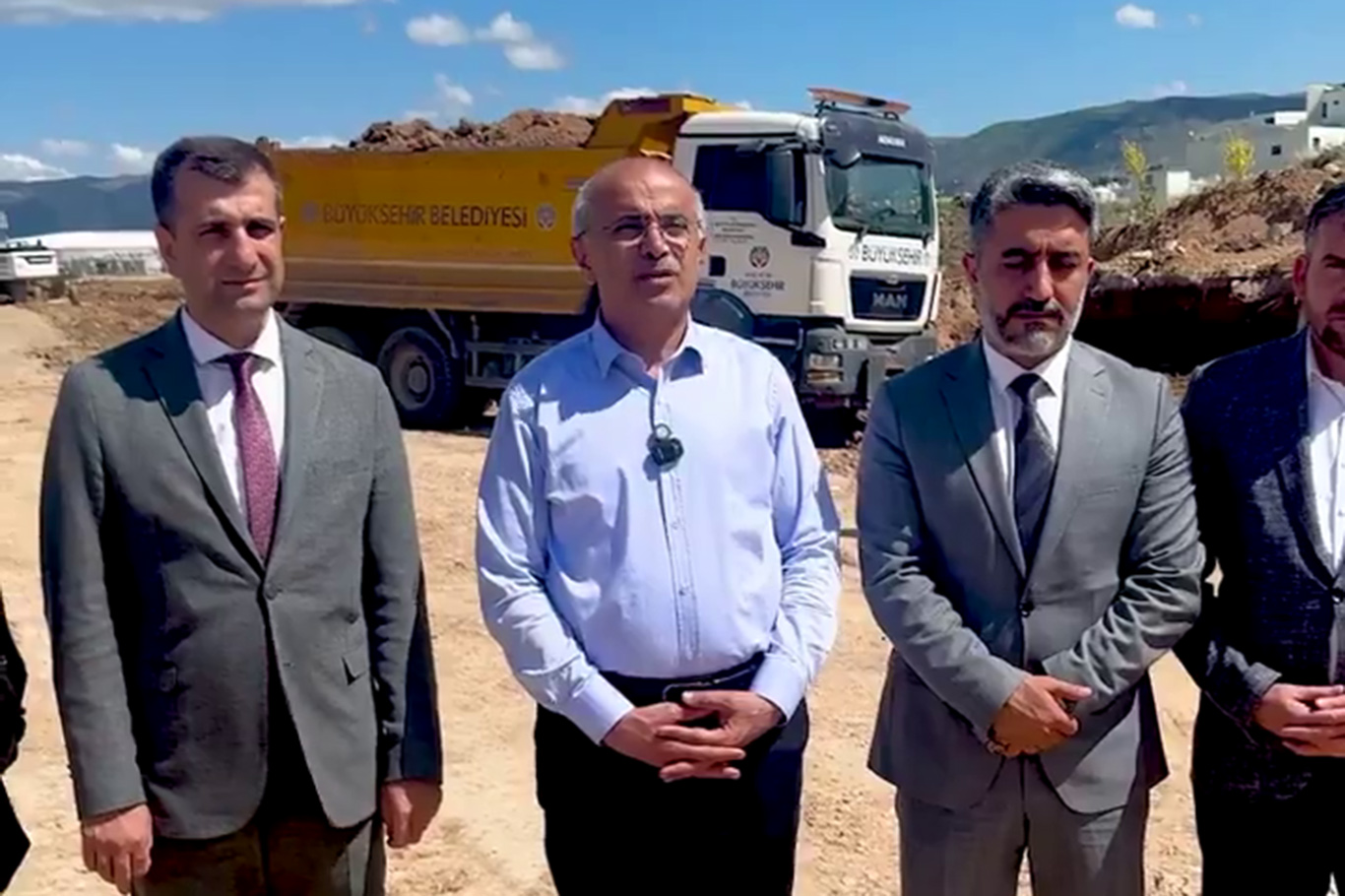 Malatya Büyükşehir Belediye Başkanı Er: Kuzey Kuşak Yolumuzun 2'inci etabına başladık! Malatya Büyükşehir Belediye Başkanı Er: Kuzey Kuşak Yolumuzun 2'inci etabına başladık!
