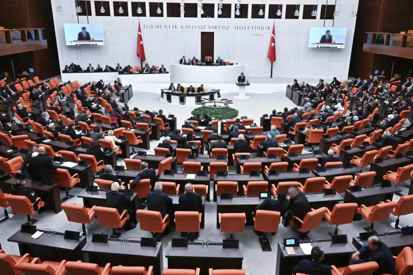 Yaklaşık 20 bin mahkûmun tahliyesi bekleniyor: 10. Yargı paketi meclisten onay aldı Yaklaşık 20 bin mahkûmun tahliyesi bekleniyor: 10. Yargı paketi meclisten onay aldı