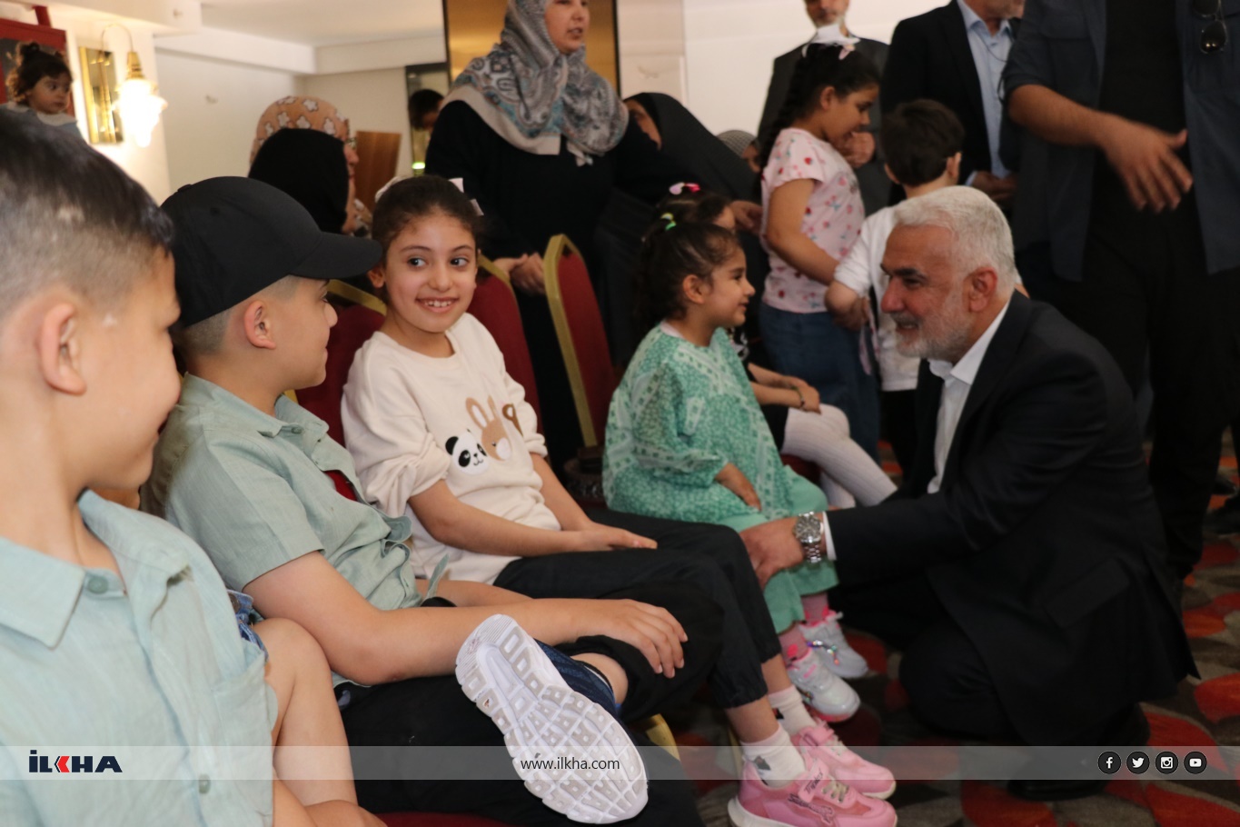 HÜDA PAR Chairman Yapıcıoğlu visits injured Palestinians in Ankara