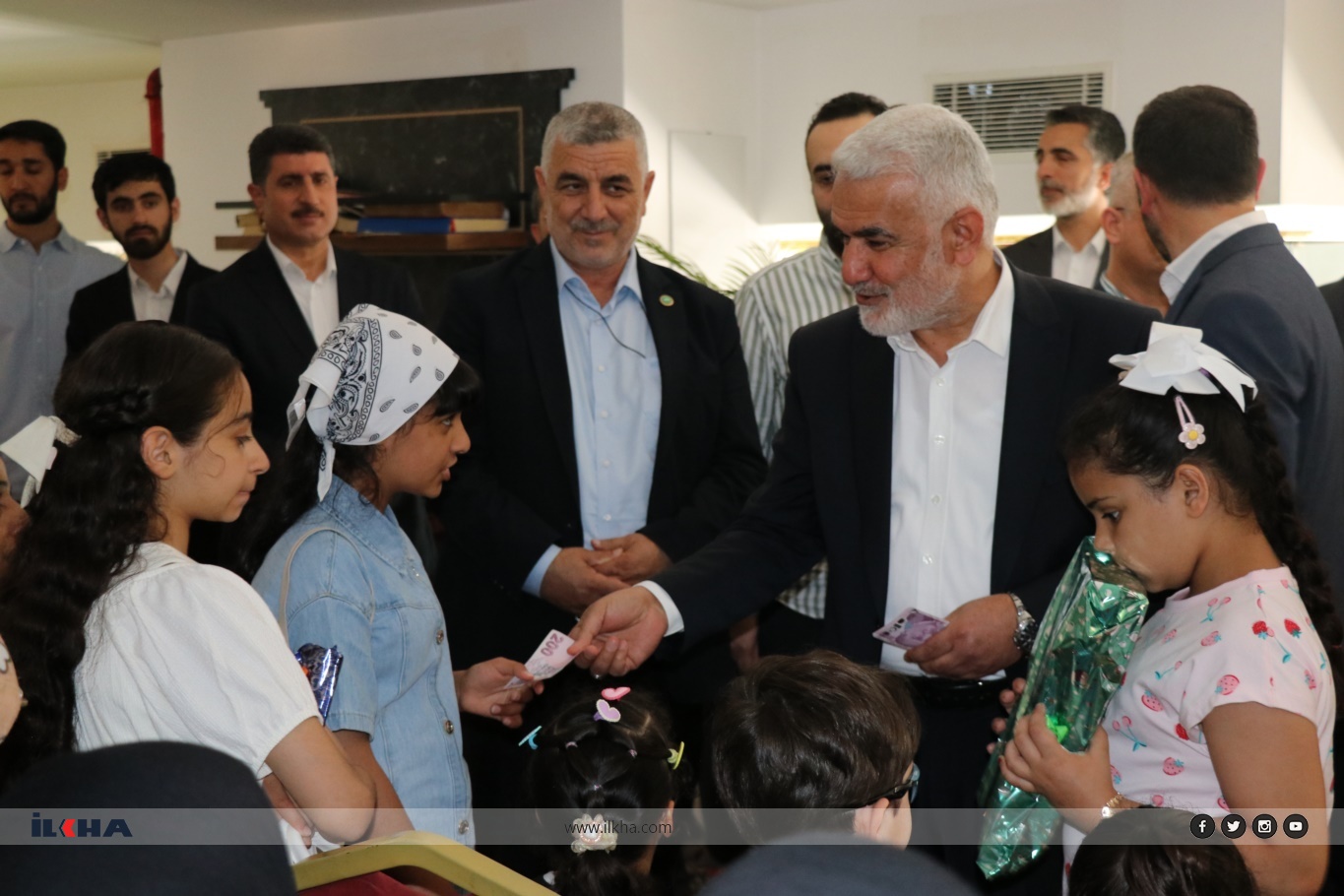 HÜDA PAR Chairman Yapıcıoğlu visits injured Palestinians in Ankara
