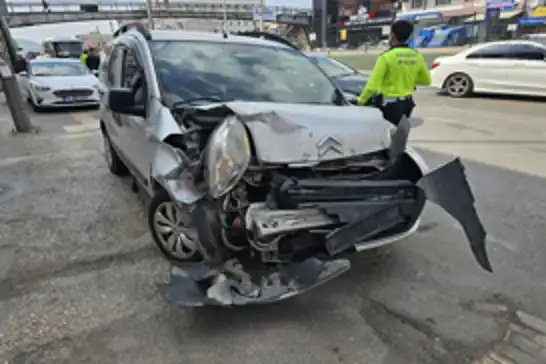 Bayramın ilk gününde 692 trafik kazası: 7 kişi hayatını kaybetti, 1128 kişi yaralandı