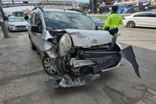 Seven dead, over 1,100 Injured in 692 traffic accidents on first Day of Eid al-Adha in Türkiye