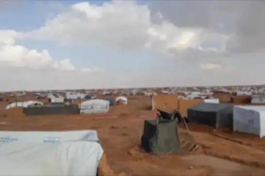 السلطات السورية تعلن إغلاق مخيم الركبان للنازحين قرب الحدود مع الأردن