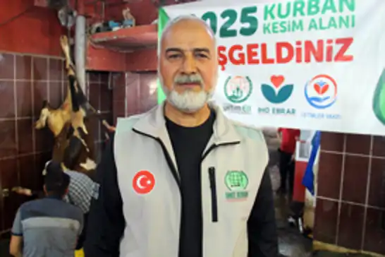 Yardım kuruluşları Diyarbakır'da kurban kesimine başladı