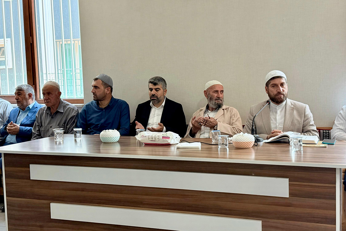 HÜDA PAR Milletvekili Dinç, yangında hayatlarını kaybeden Çavdar ailesinin taziyesine katıldı HÜDA PAR Milletvekili Dinç, yangında hayatlarını kaybeden Çavdar ailesinin taziyesine katıldı