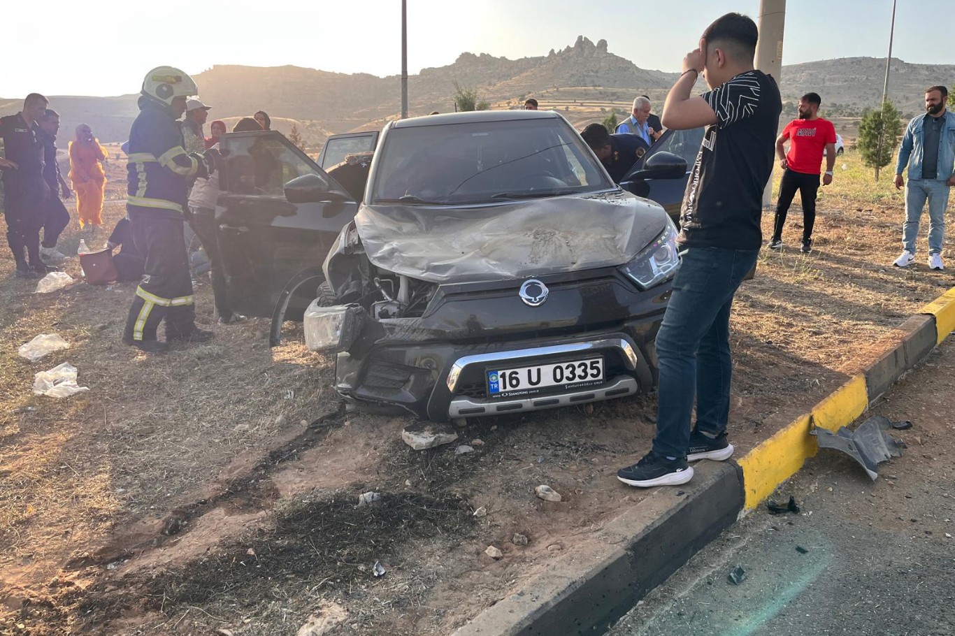Mardin’de cip ile hafif ticari araç çarpıştı: Biri ağır 9  yaralı