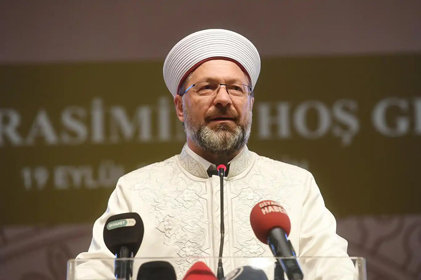 Diyanet İşleri Başkanı Erbaş: Leman dergisini lanetliyorum Diyanet İşleri Başkanı Erbaş: Leman dergisini lanetliyorum