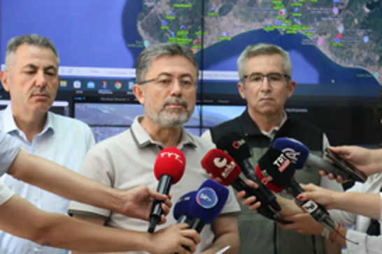 Türkiye battles raging wildfires across western and southern regions