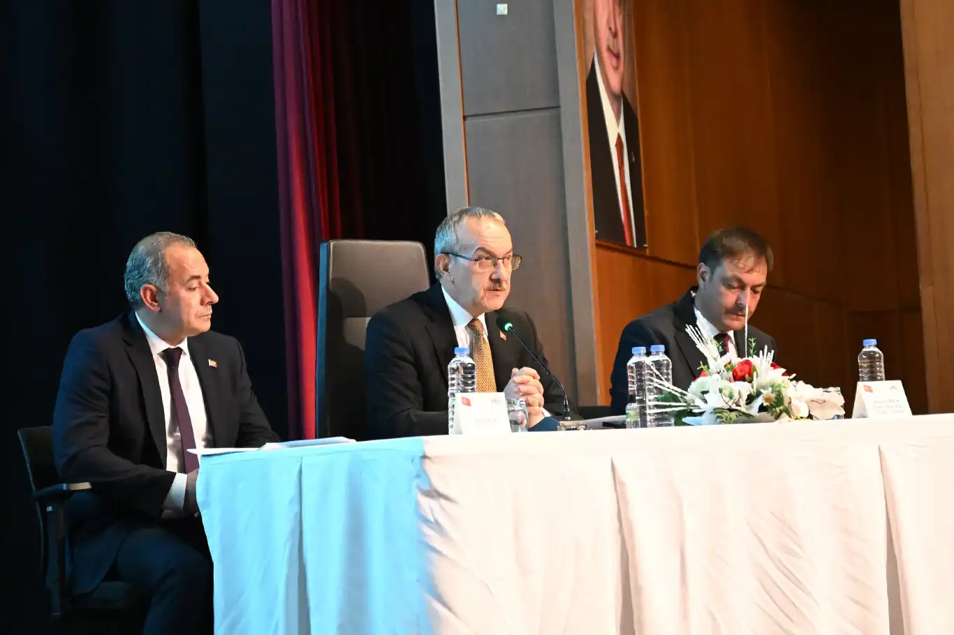 Malatya Valisi Yavuz: Bir halk sağlığı tehdidiyle karşı karşıyayız Malatya Valisi Yavuz: Bir halk sağlığı tehdidiyle karşı karşıyayız