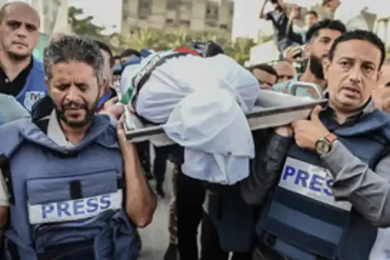 الاحتلال الصهيوني يغتال صحفياً آخر في قطاع غزة