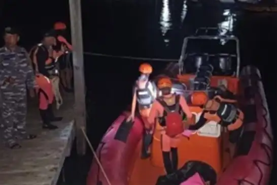 Endonezya'daki feribot kazasında can kaybı 12'ye yükseldi