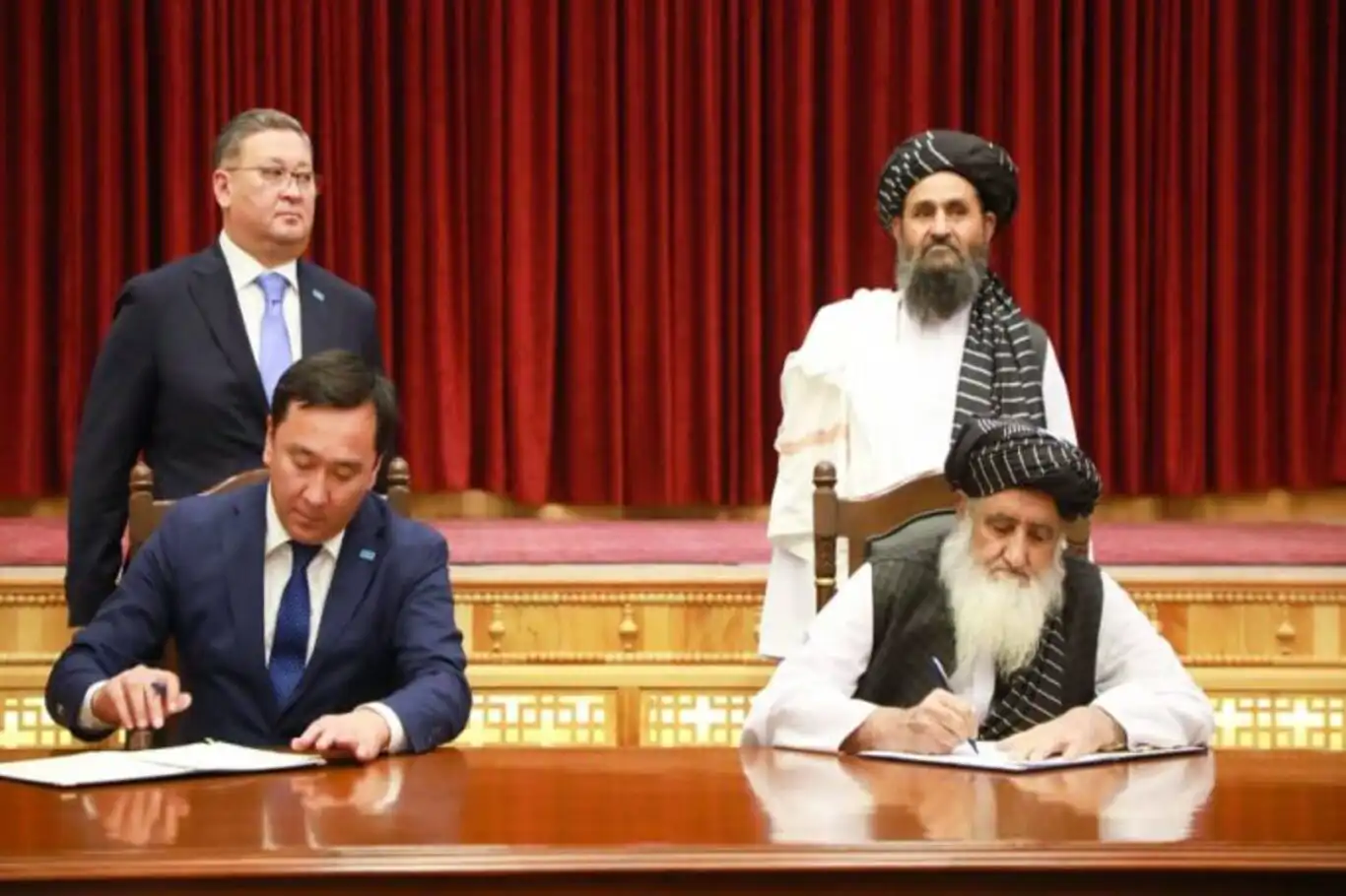 Afghanistan, Kazakhstan sign $500 million agreement for Herat-Torghundi railway project
