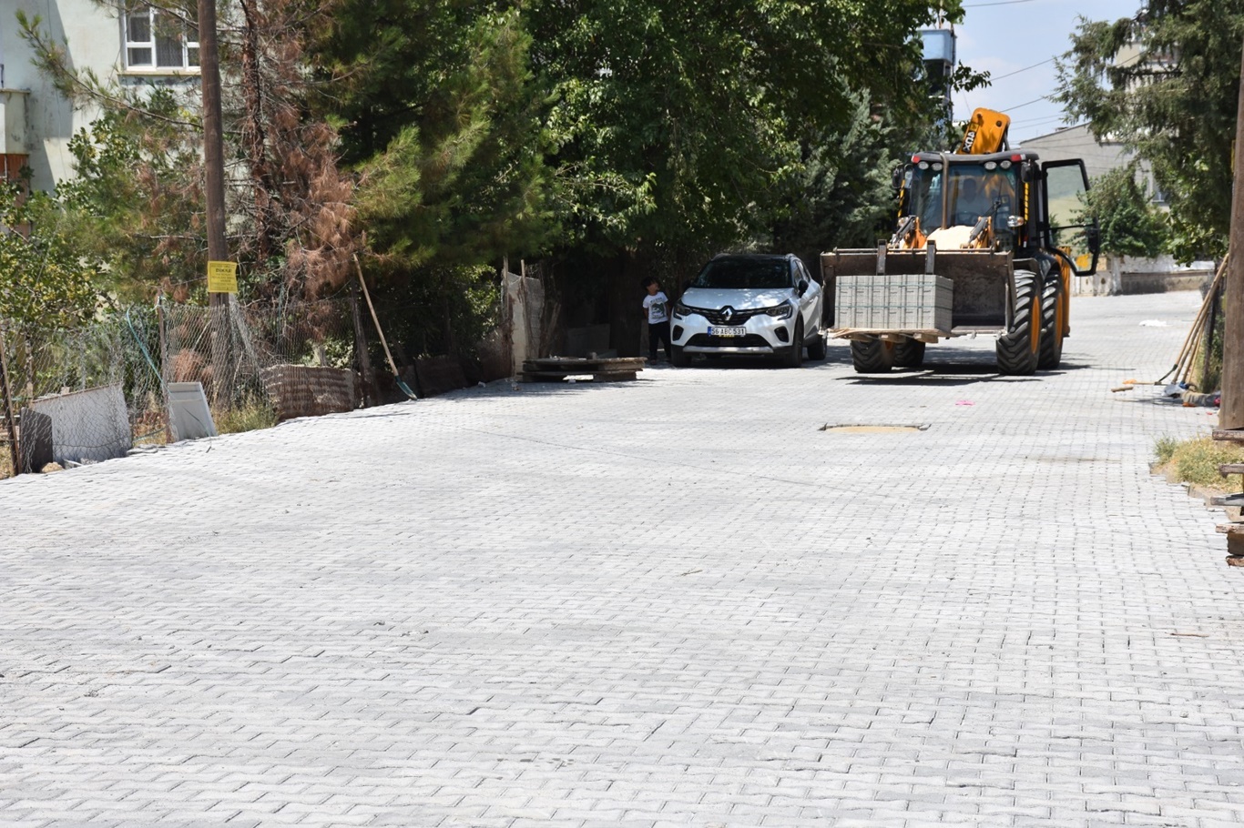Siirt'te mahalle yolları yenileniyor: Şavuran Mevkii'nde çalışmalar tamamlandı Siirt'te mahalle yolları yenileniyor: Şavuran Mevkii'nde çalışmalar tamamlandı