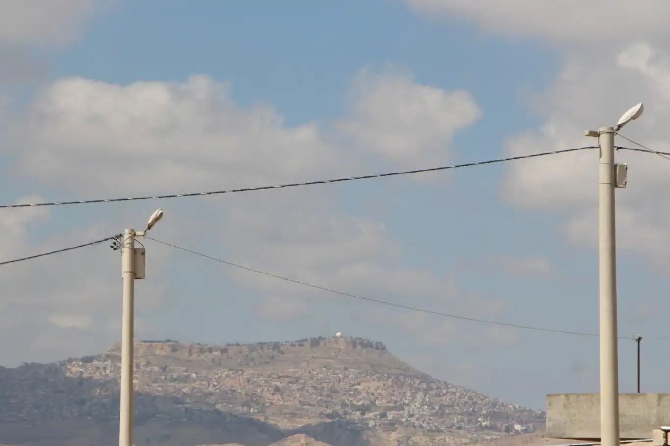Mardin’in kırsal mahallelerinin en büyük sorunu: Elektrik kesintileri Mardin’in kırsal mahallelerinin en büyük sorunu: Elektrik kesintileri