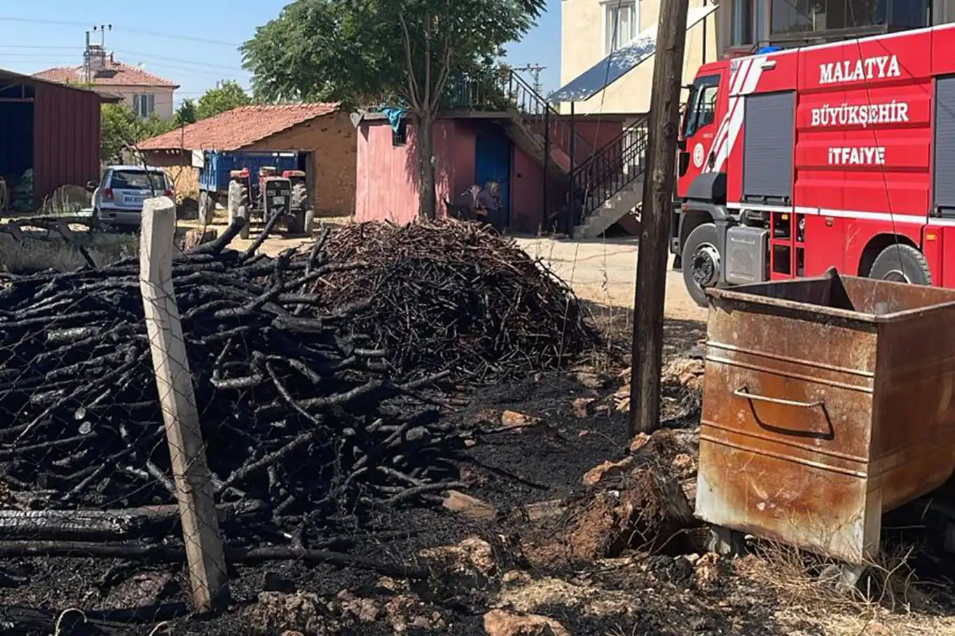 Malatya'da odunluk yangını Malatya'da odunluk yangını