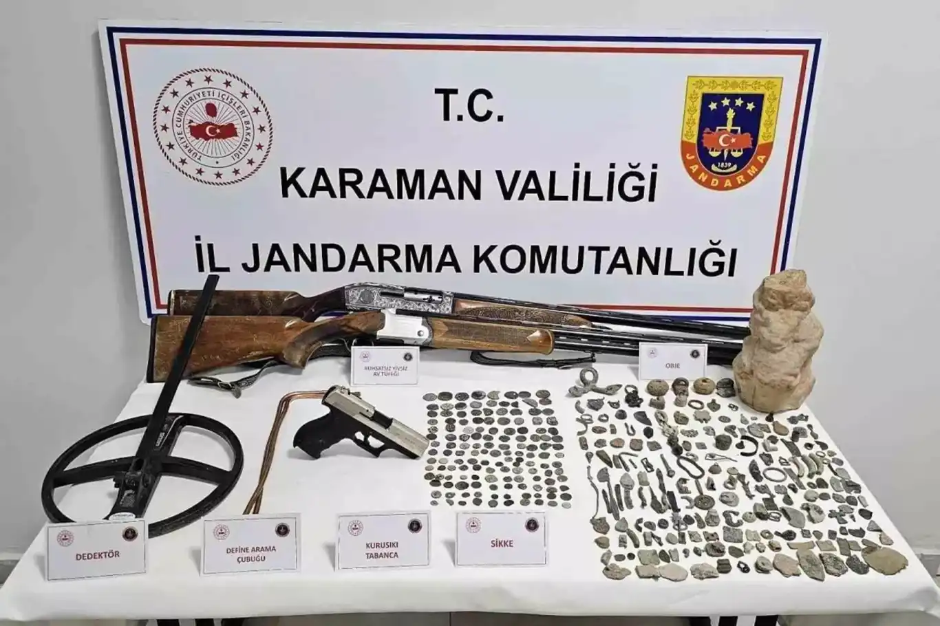 Karaman'da tarihi eser operasyonu: 5 tutuklama Karaman'da tarihi eser operasyonu: 5 tutuklama