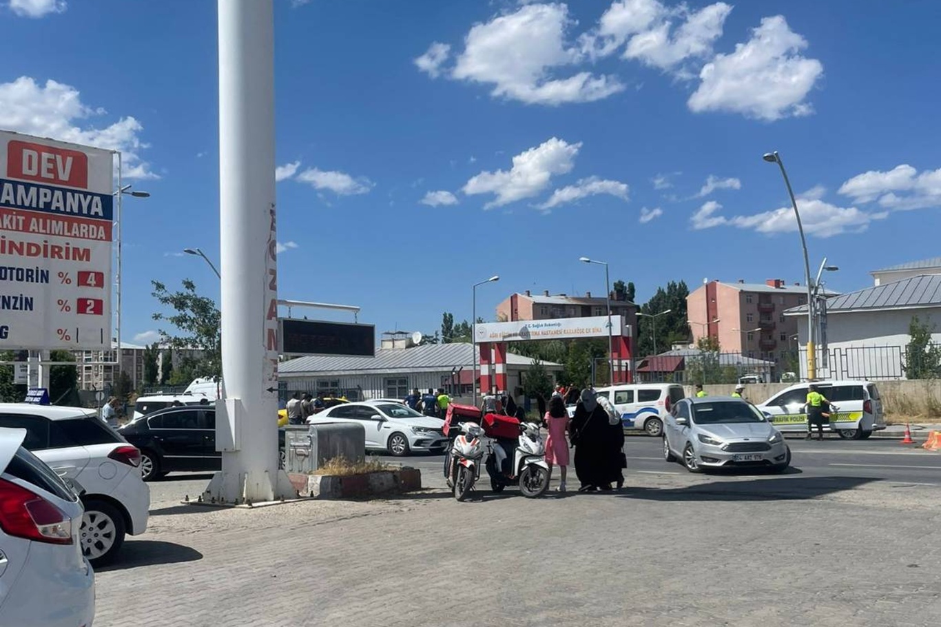 Motosikletle taksiye çarpan karı koca hayatını kaybetti Motosikletle taksiye çarpan karı koca hayatını kaybetti