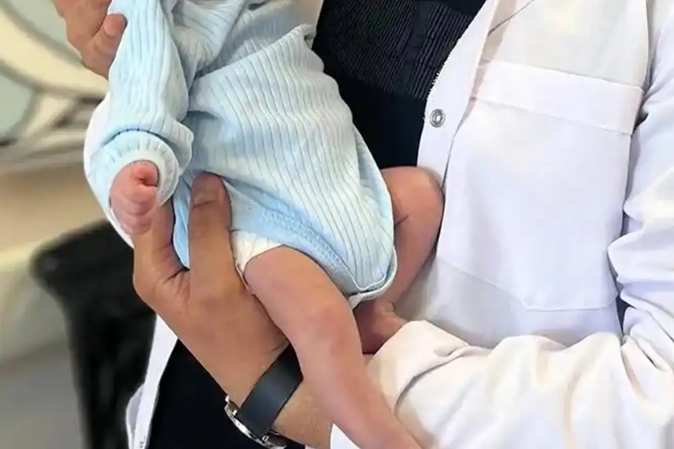 Yenidoğan sünneti enfeksiyonları önlüyor Yenidoğan sünneti enfeksiyonları önlüyor