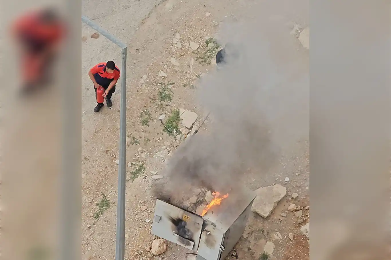 Mardin’de elektrik panosu alev aldı Mardin’de elektrik panosu alev aldı