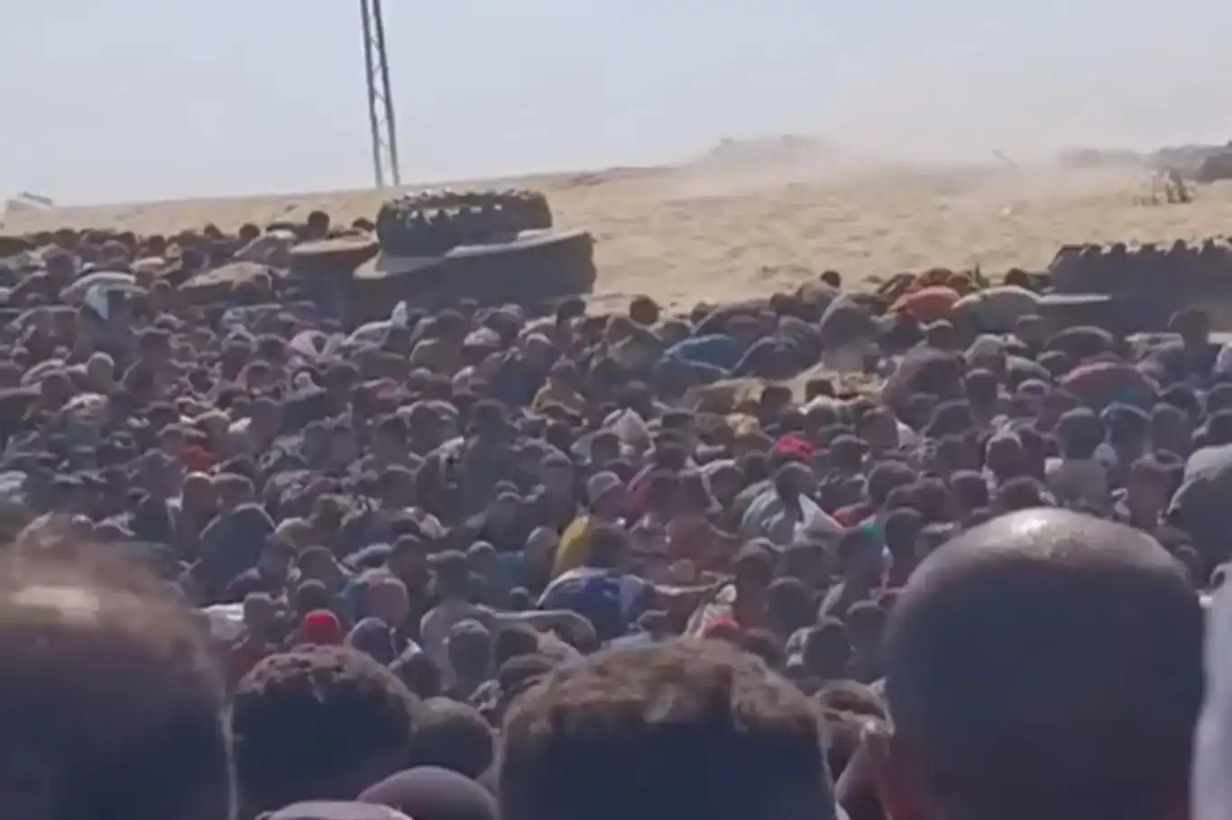 لە کەمینەکانی هاوکاری غەززە ٢١ کەس شەهید بوون: ١٥ کەس بەهۆی گازی ژەهراوی گیانیان لەدەستدا لە کەمینەکانی هاوکاری غەززە ٢١ کەس شەهید بوون: ١٥ کەس بەهۆی گازی ژەهراوی گیانیان لەدەستدا