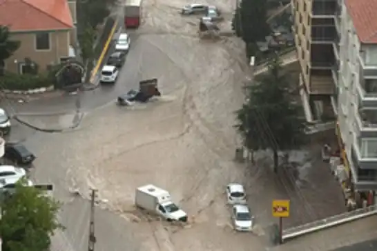 Barana ku li Enqereyê barîya jîyanê bi xerabî tesîrdar kir