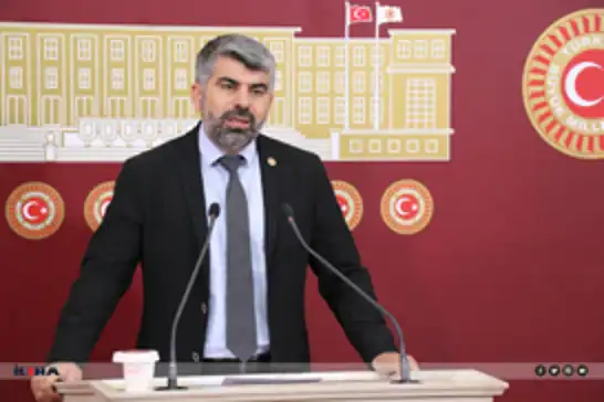 پەرلەمانتاری هودا پار: داوای دانانی چەک لە هێزەکانی بەرخۆدان قبوڵ ناکرێت