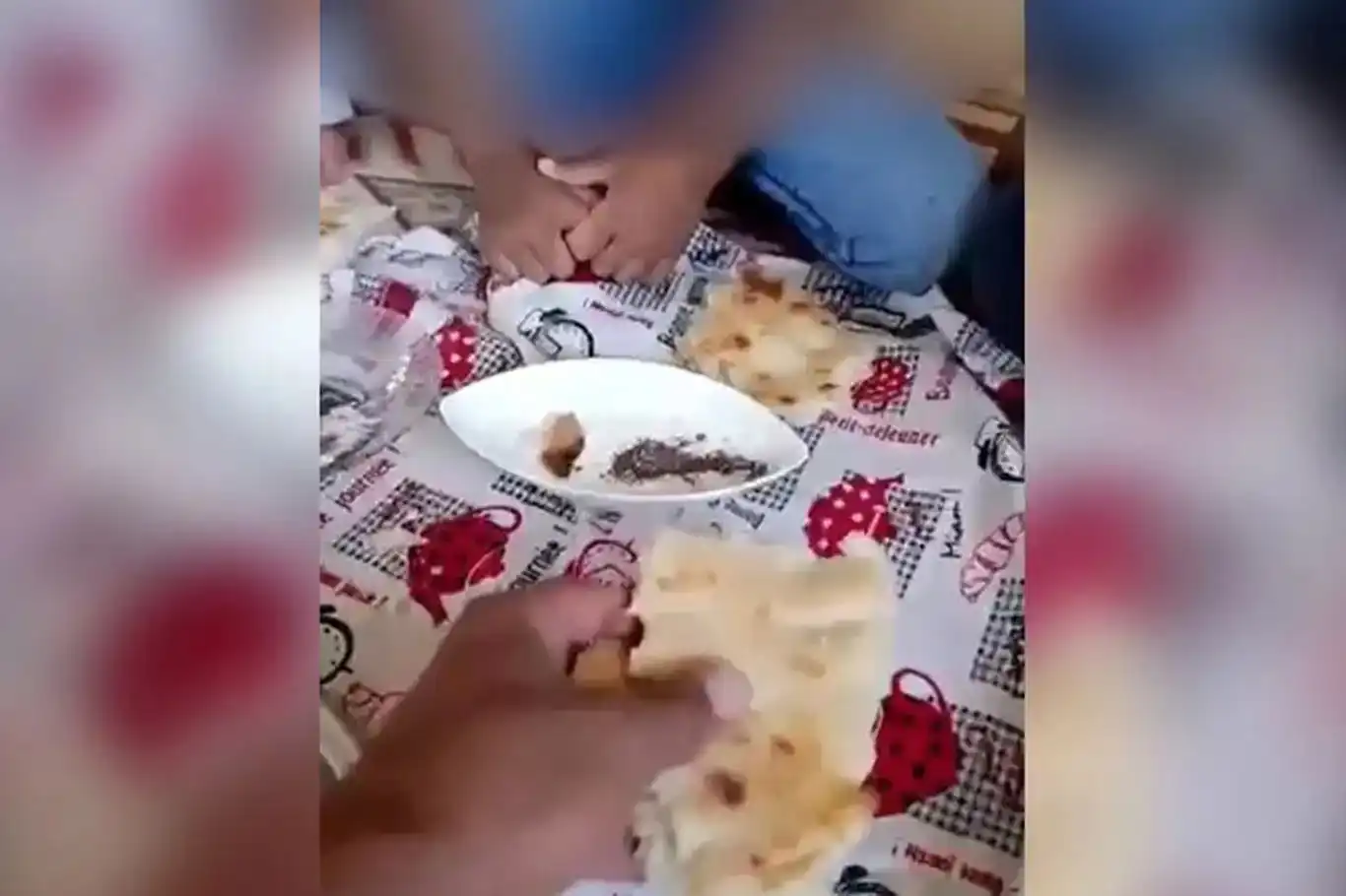 Li Dîyarbekirê dozeke xwînsar: 4 zarok neçar man ku pisîya heywanan bixwin Li Dîyarbekirê dozeke xwînsar: 4 zarok neçar man ku pisîya heywanan bixwin