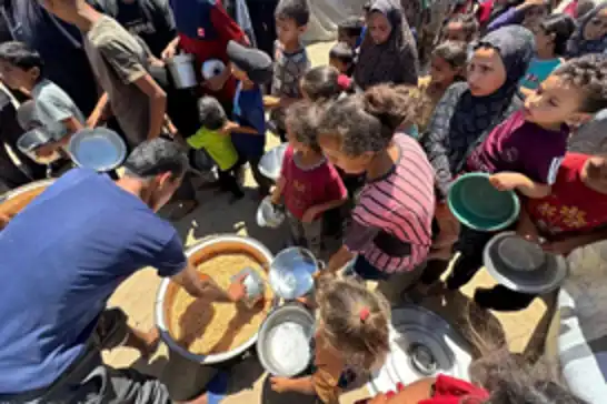 حكومة غزة توجه نداءً عاجلاً للمجتمع الدولي بفتح ممرات إنسانية لوقف التجويع الجماعي