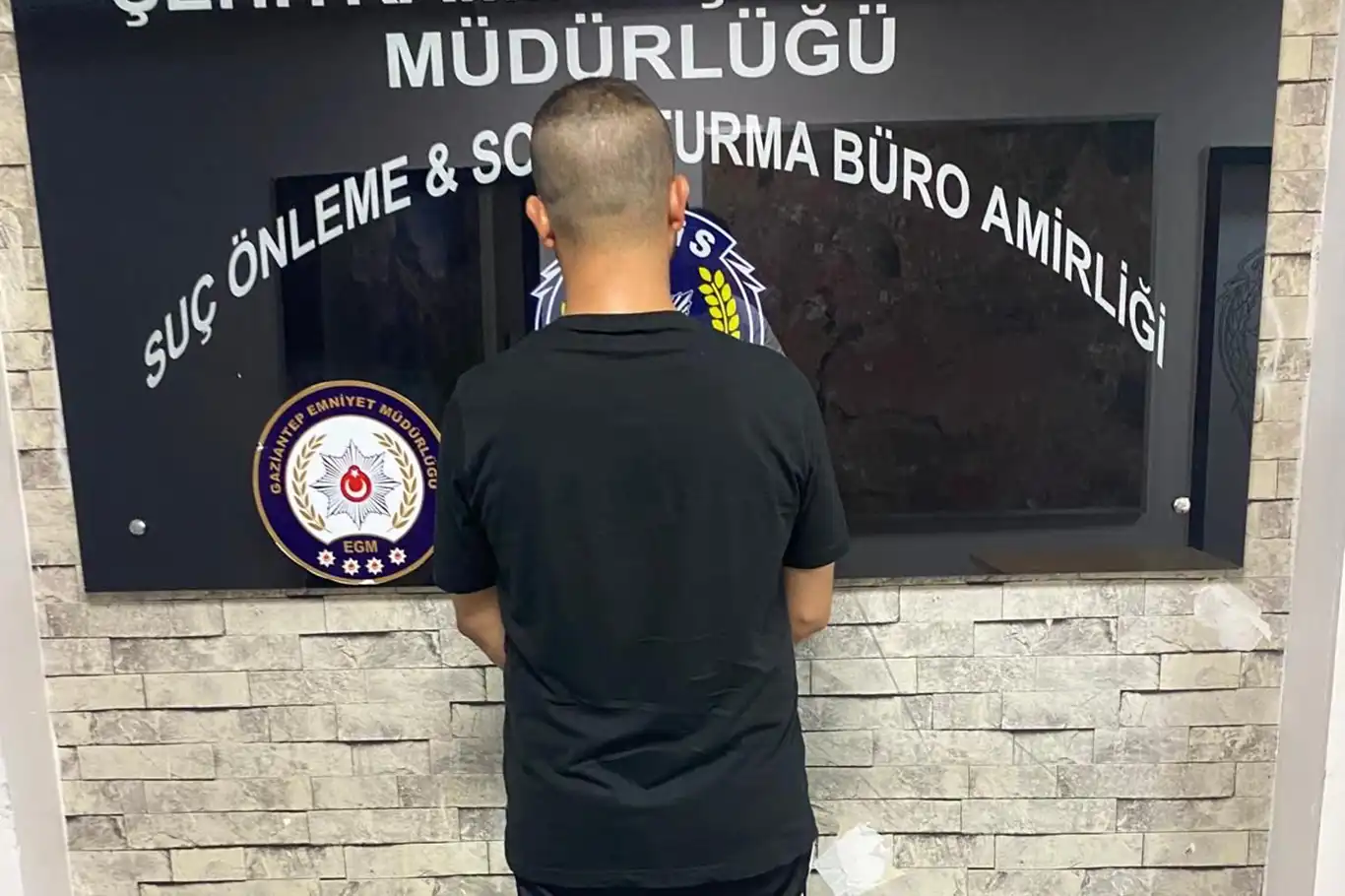 Gaziantep'te 32 yıl hapis cezası bulunan şahıs yakalandı Gaziantep'te 32 yıl hapis cezası bulunan şahıs yakalandı