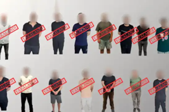 Yurt dışında aranan 15 kişi Türkiye'ye getirildi