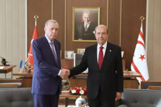 الرئيس أردوغان يلتقي نظيره القبرصي التركي أرسين تتار في نيقوسيا