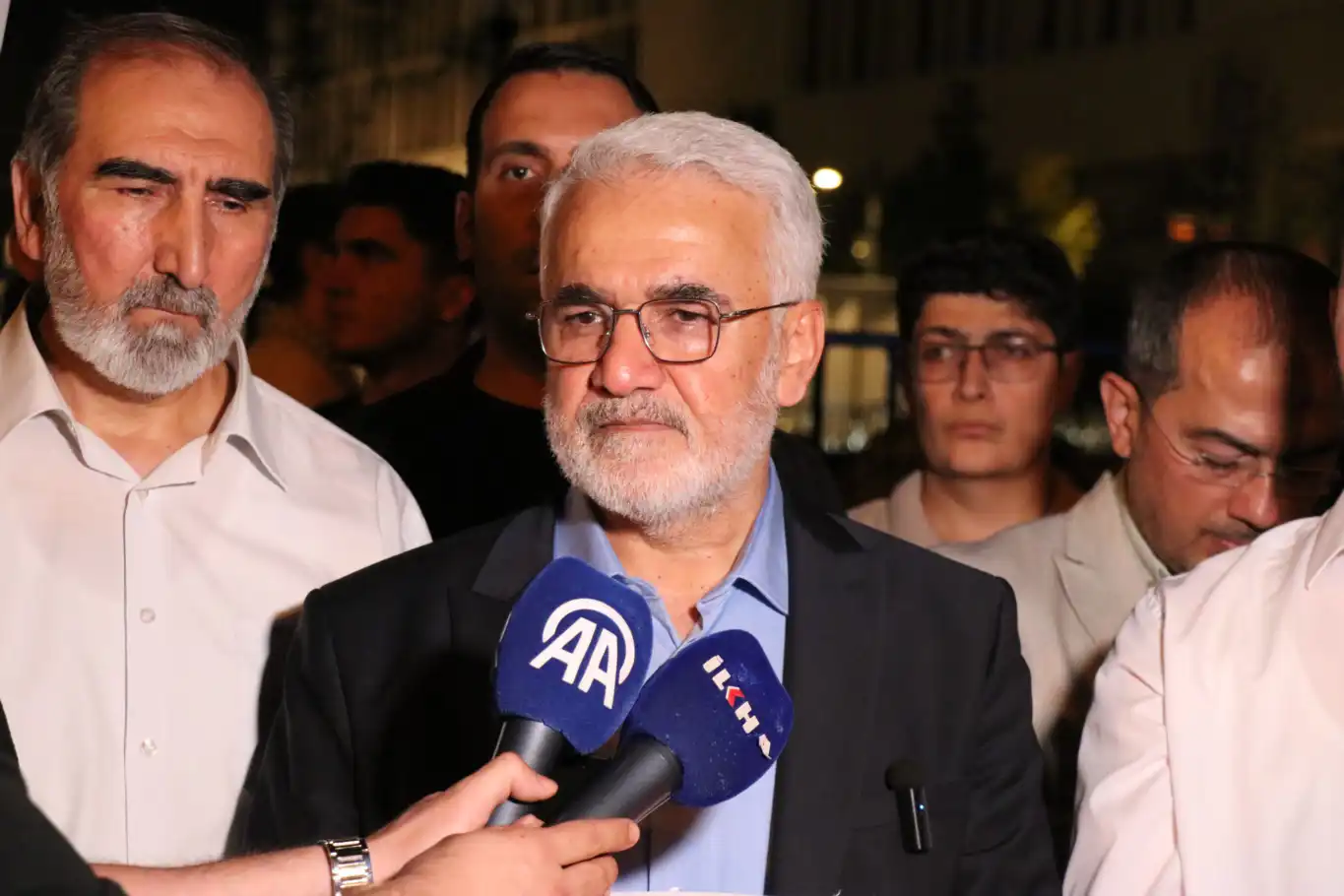 Yapıcıoğlu: İnsani yardım koridoru bir an önce açılmalı, gerekiyorsa askeri güçle açılsın Yapıcıoğlu: İnsani yardım koridoru bir an önce açılmalı, gerekiyorsa askeri güçle açılsın