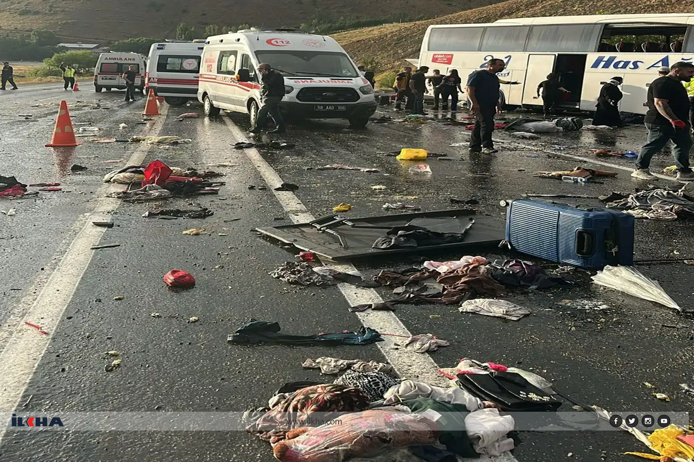Di qezaya li Sêwasê de hejmarê mirî û birîndaran zêde bû: 4 mirî, 33 birîndar Di qezaya li Sêwasê de hejmarê mirî û birîndaran zêde bû: 4 mirî, 33 birîndar
