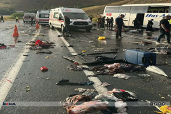 Di qezaya li Sêwasê de hejmarê mirî û birîndaran zêde bû: 4 mirî, 33 birîndar