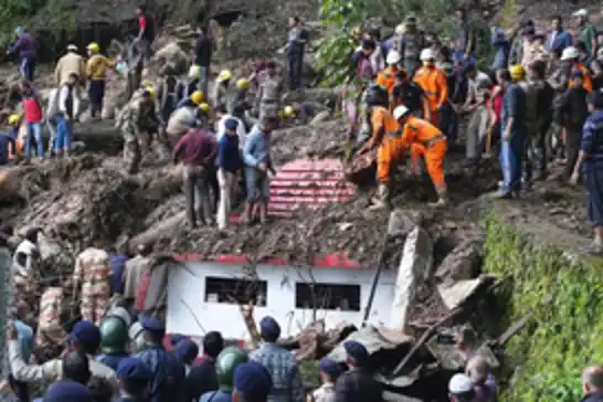 Hindistan’da sel, heyelan ve kazalarda ölü sayısı 125'e ulaştı