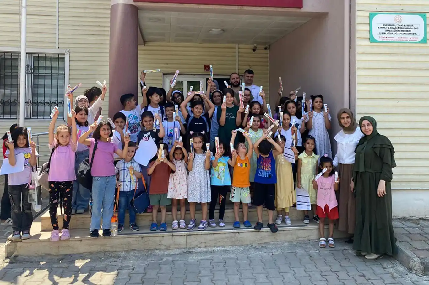 Batman'da diş hastanesinden çocuklara yönelik örnek uygulama