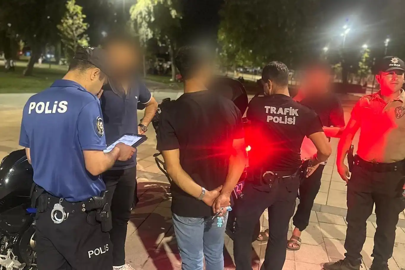 Gaziantep'te araması bulunan 18 kişi yakalandı Gaziantep'te araması bulunan 18 kişi yakalandı