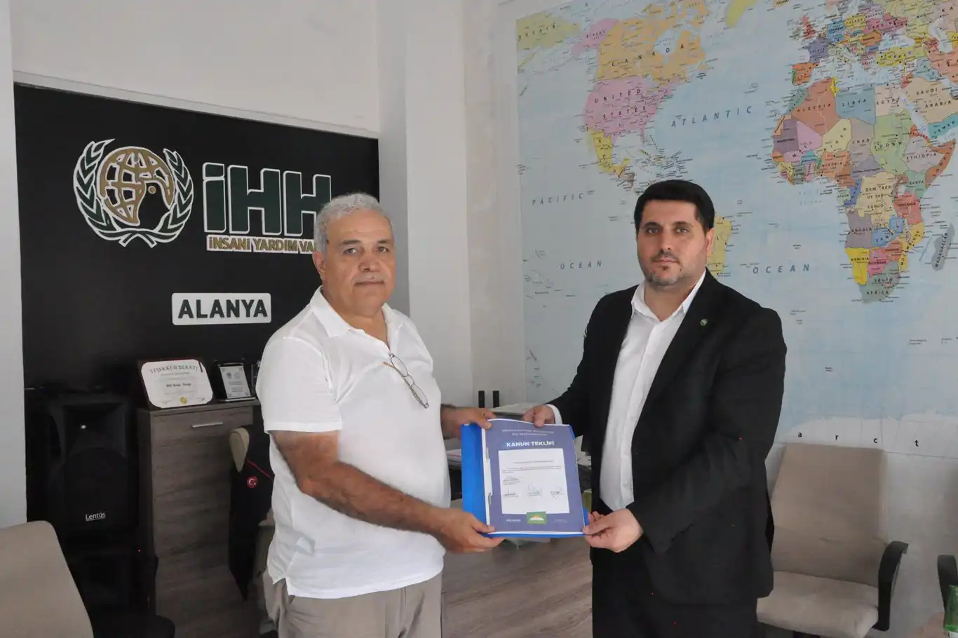 HÜDA PAR Antalya İl Başkanı Durmaz, Alanya’da 'Ailenin Korunması' temalı ziyaretler gerçekleştirdi HÜDA PAR Antalya İl Başkanı Durmaz, Alanya’da 'Ailenin Korunması' temalı ziyaretler gerçekleştirdi