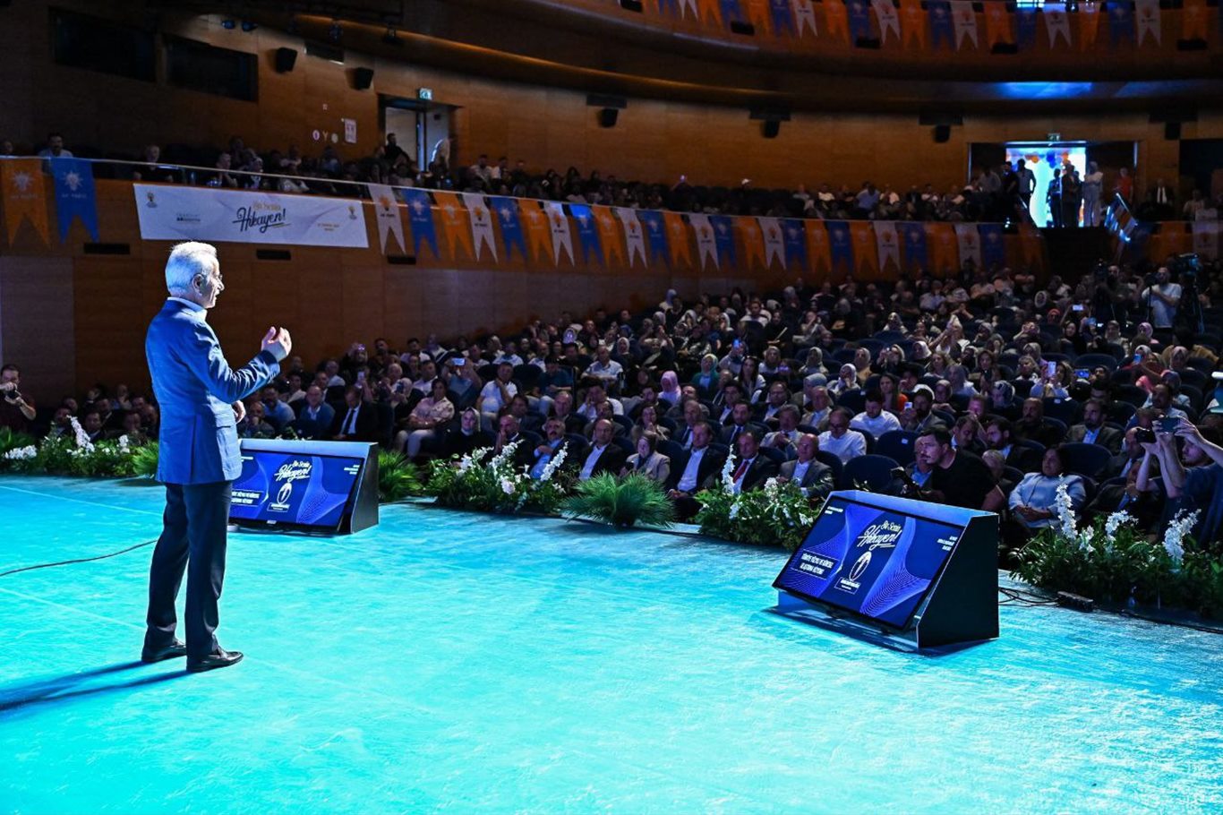 Bakan Uraloğlu: Bursa yüksek hızlı tren hattı 2026 yılında hizmete girecek Bakan Uraloğlu: Bursa yüksek hızlı tren hattı 2026 yılında hizmete girecek