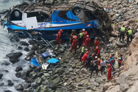 Peru'da otobüs kazası: 18 ölü, 48 yaralı