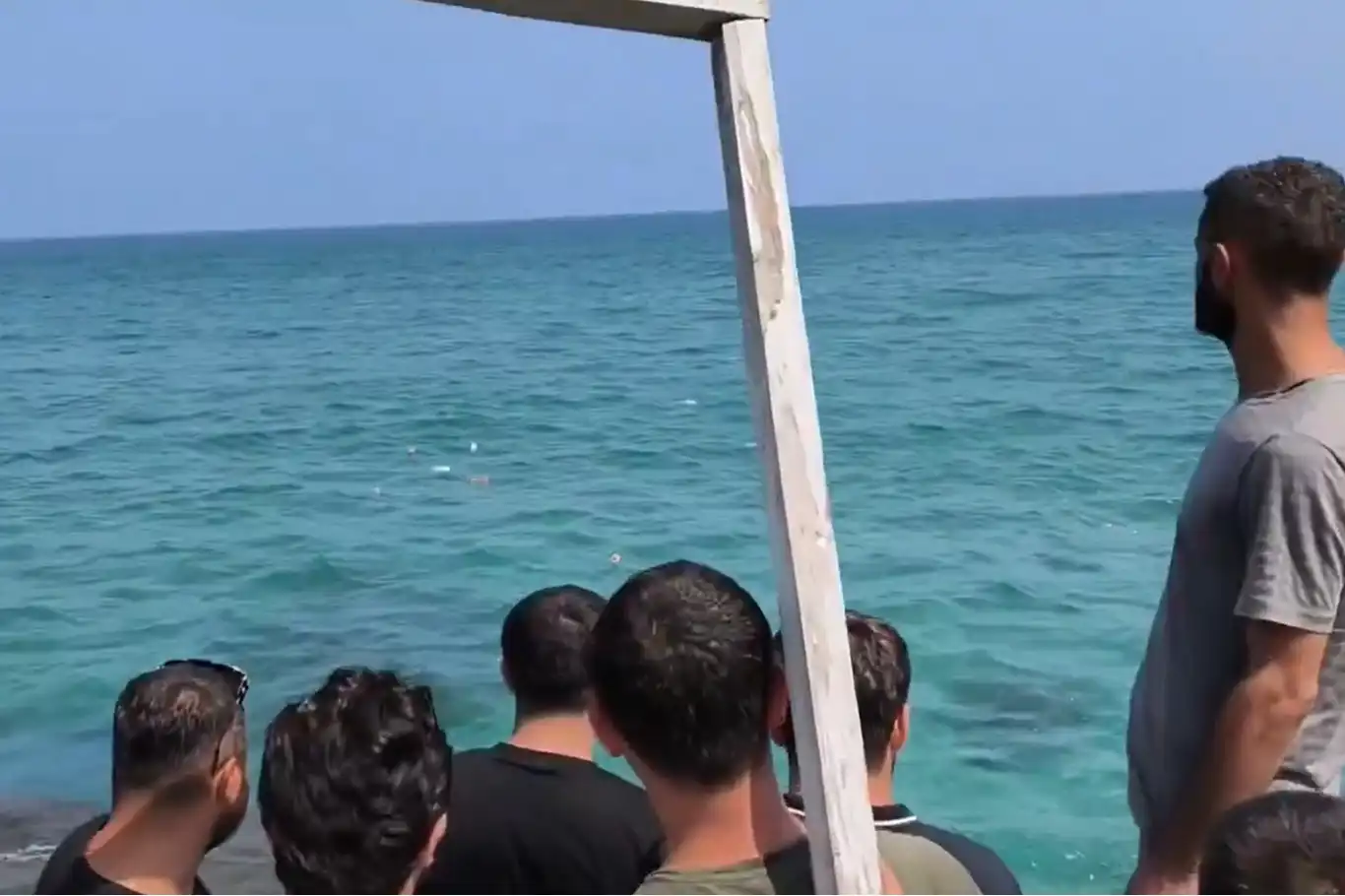HÜDA PAR Gençlik Kolları, Gazze için denize bakliyat dolu şişeler bıraktı HÜDA PAR Gençlik Kolları, Gazze için denize bakliyat dolu şişeler bıraktı