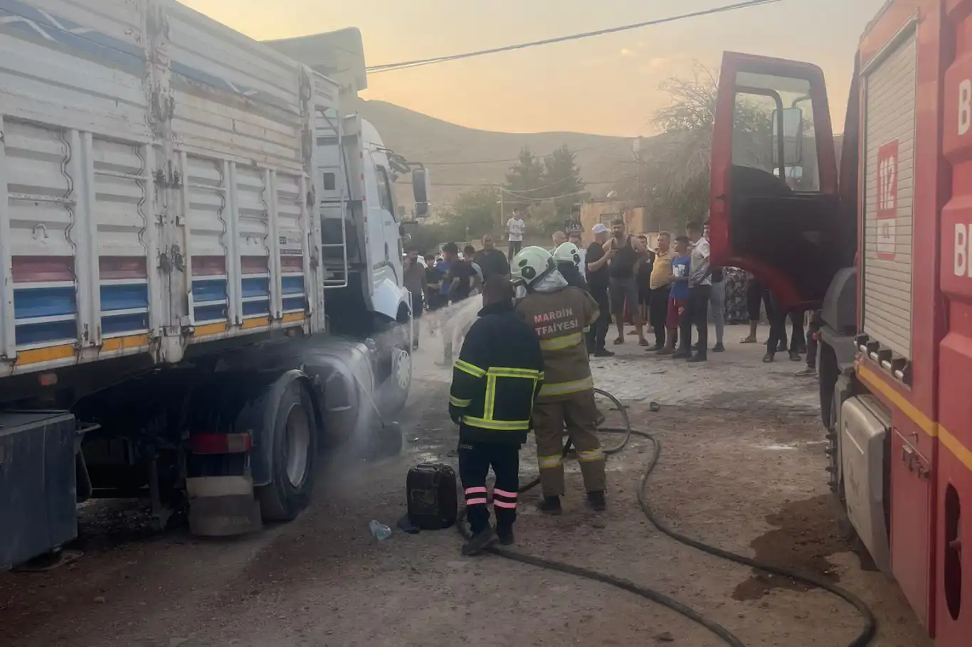 Mardin’de tır'ın yakıt deposunda patlama: 7 yaralı Mardin’de tır'ın yakıt deposunda patlama: 7 yaralı