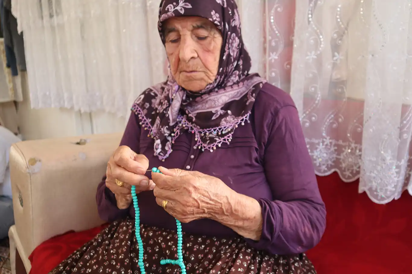 160 torunlu Ayşe nine sağlıklı beslenmenin sırını anlattı 160 torunlu Ayşe nine sağlıklı beslenmenin sırını anlattı