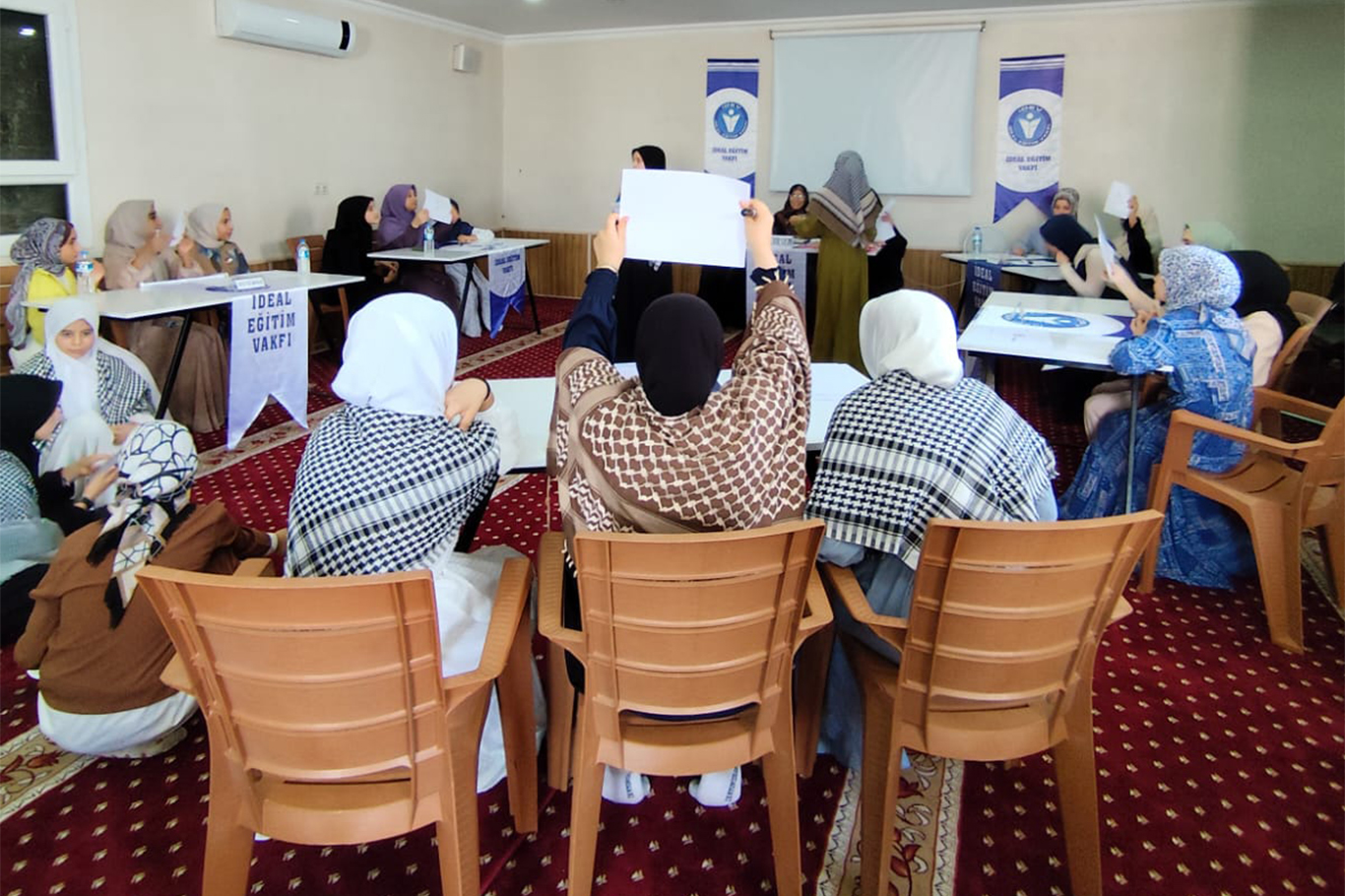 İDEV'den kız öğrencilere yönelik bilgi yarışması İDEV'den kız öğrencilere yönelik bilgi yarışması