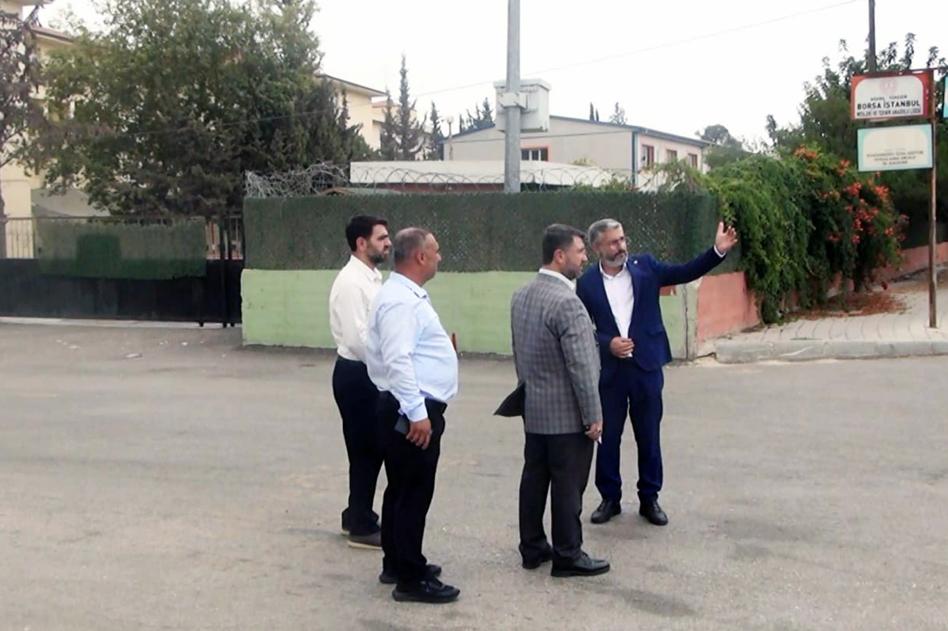 HÜDA PAR'dan Adana'daki Okullar Bölgesi’ne üst geçit talebi HÜDA PAR'dan Adana'daki Okullar Bölgesi’ne üst geçit talebi